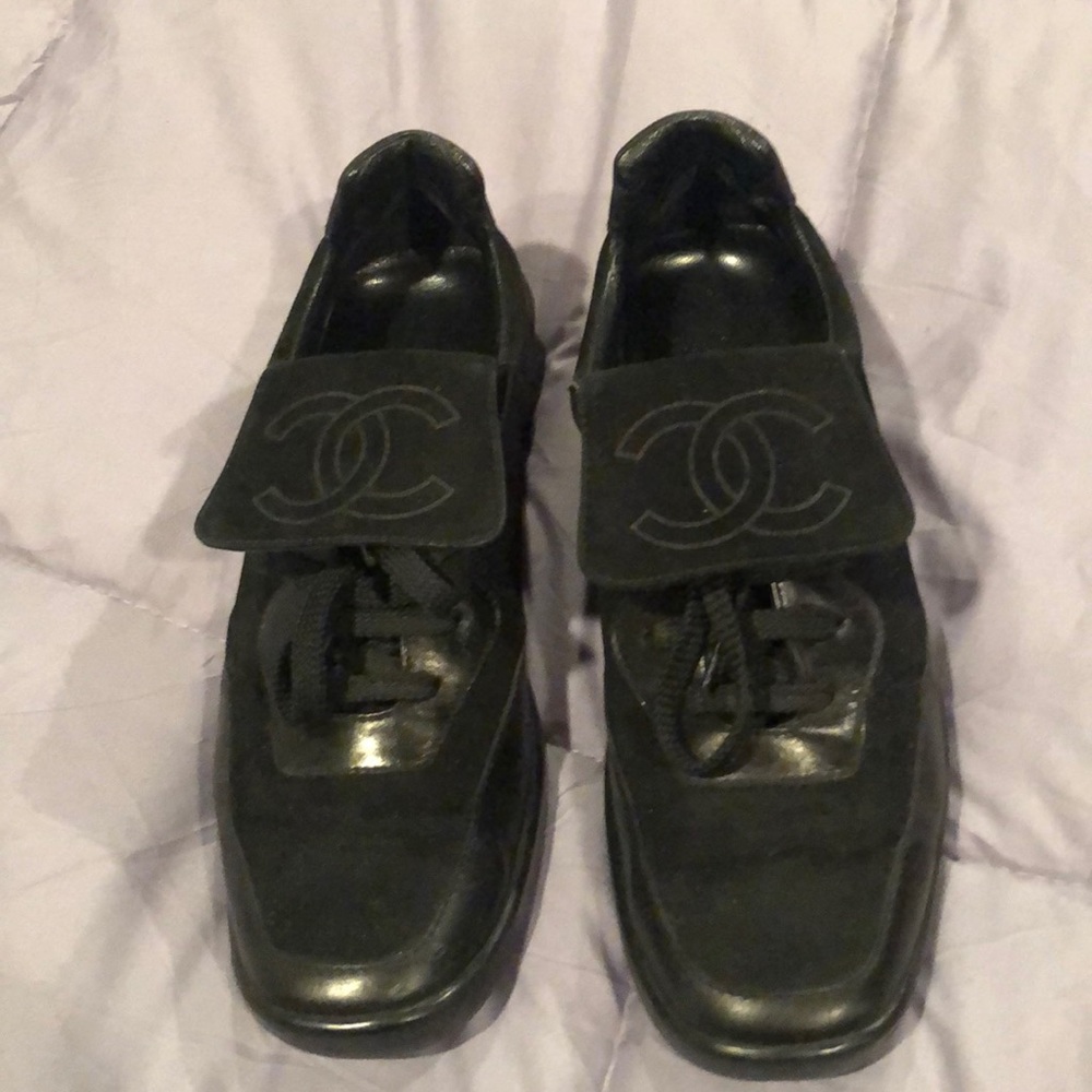 Adorable Chanel tennis shoes!!